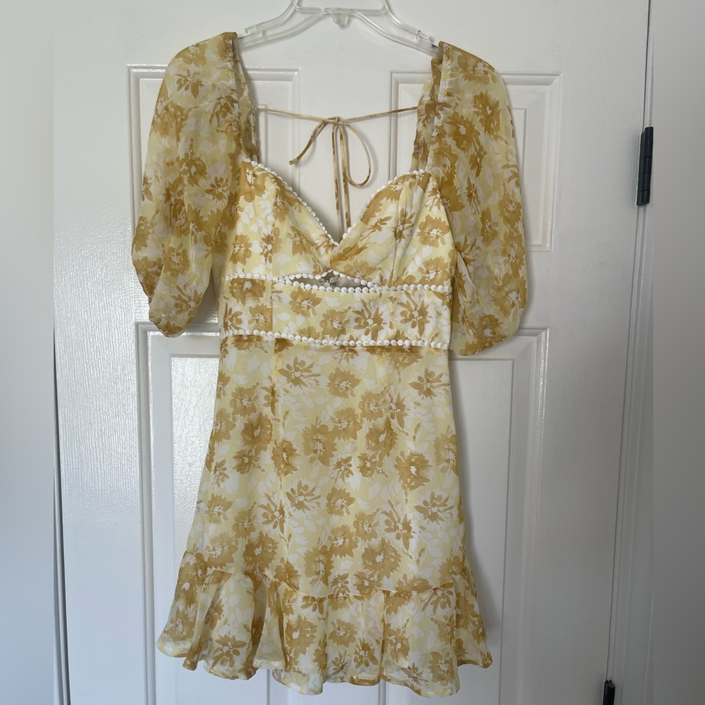 Hello Molly yellow floral dress size small